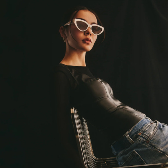 Quay Australia NARROW DOWN Cat Eye Sunglasses - Bone / Brown Polarized - NWT - Picture 6 of 12